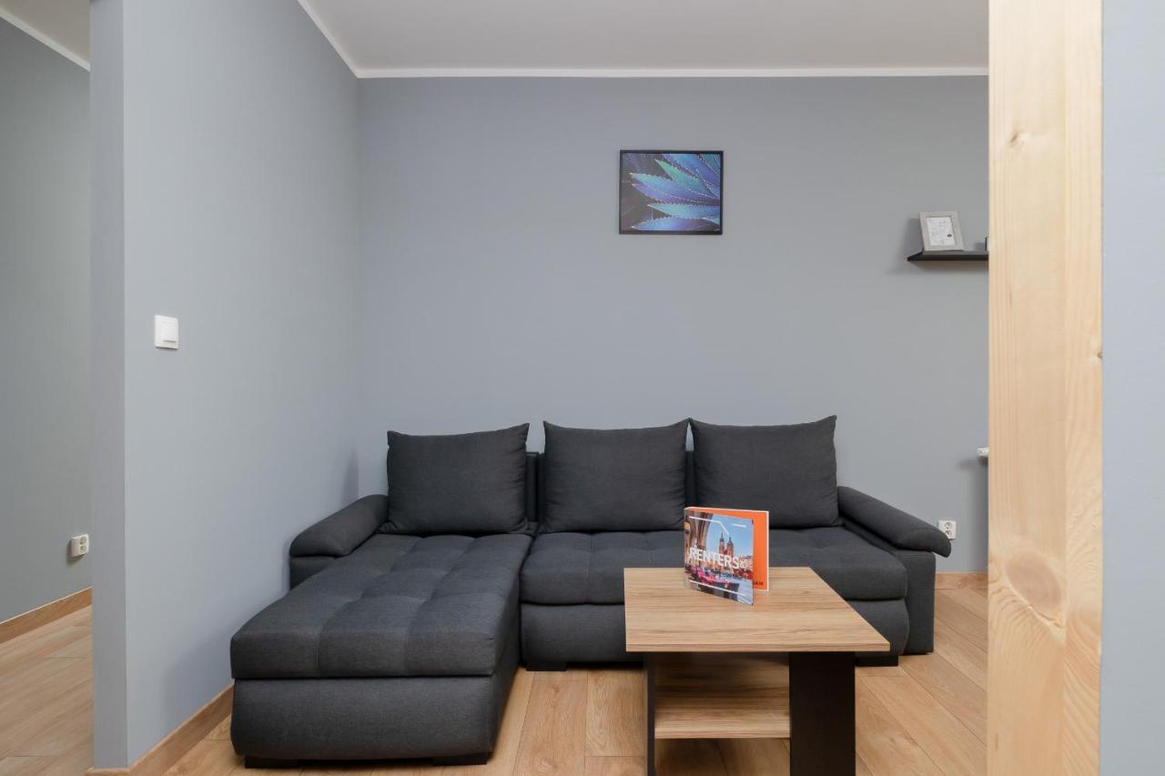 Osiedle Avia Family Apartment In Krakow With Balcony By Noclegi Renters Экстерьер фото